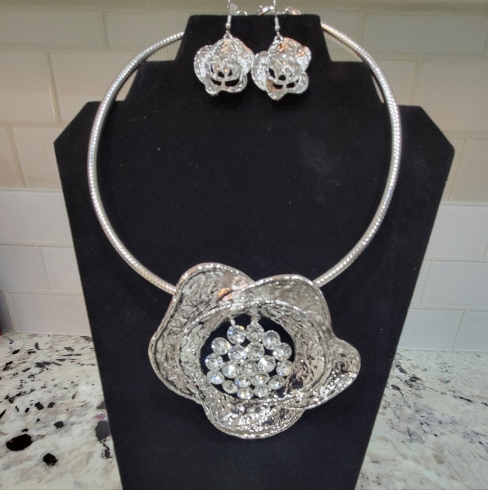 Large Textured Silverplated Metal Full Bloom CZ Embellished Flower Necklace Set